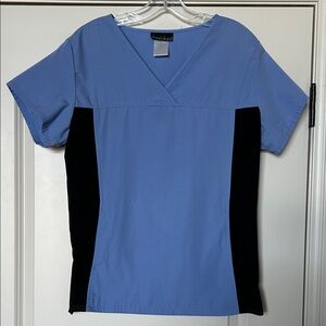 Cherokee Women's Short Sleeve Blue and Black SCRUB Top • L